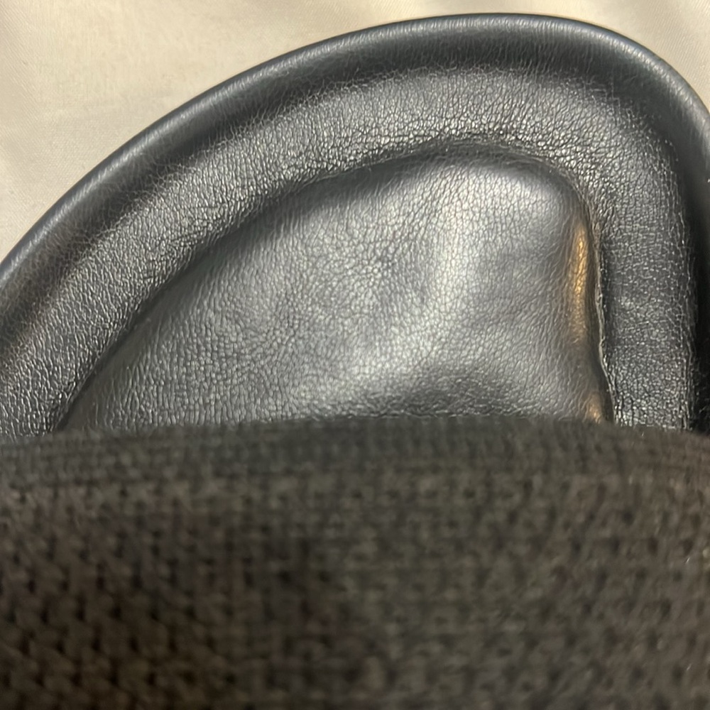 Fabletics Hat and Slides bundle NEW - Picture 6 of 11